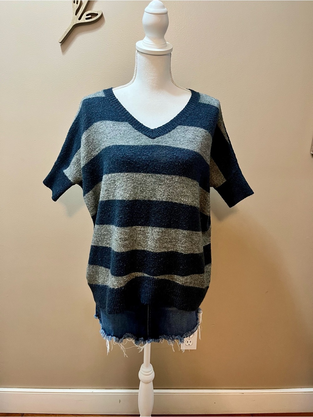 Cynthia Rowley V-Neck Short Sleeve Striped Sweater Size XS
